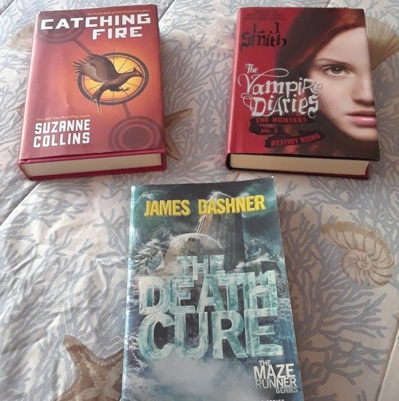 Books - Picture 2 of 5